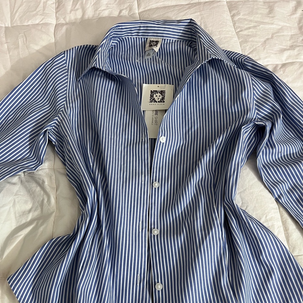 Botton down shirt new!